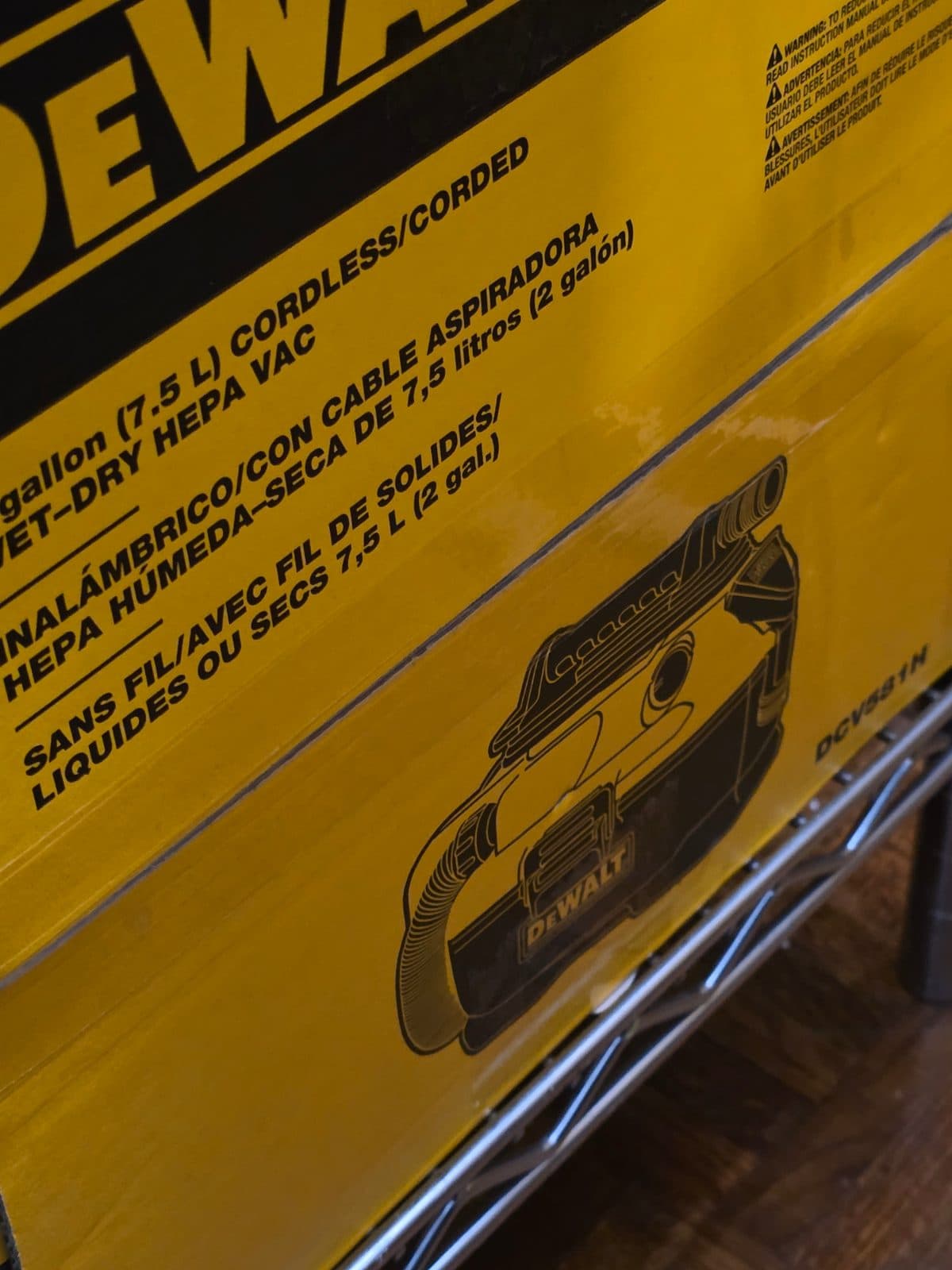 Dewalt vacuum - heavy duty but light weight