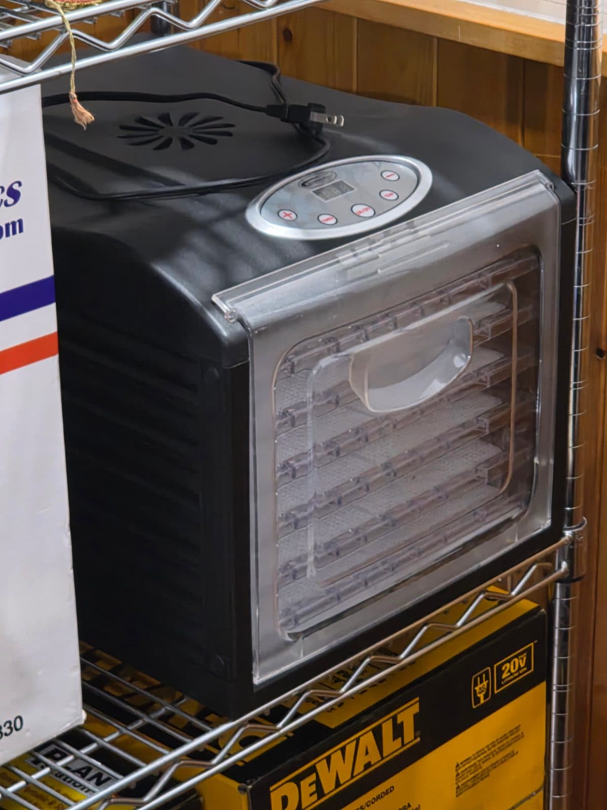Dehydrator